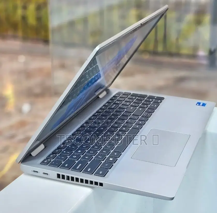 New Laptop Dell Precision 3561 16GB Intel Core I7 SSD 512GB