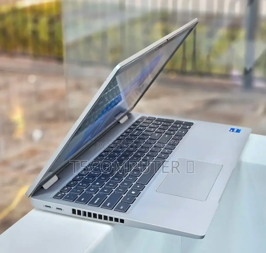 New Laptop Dell Precision 3561 16GB Intel Core I7 SSD 512GB