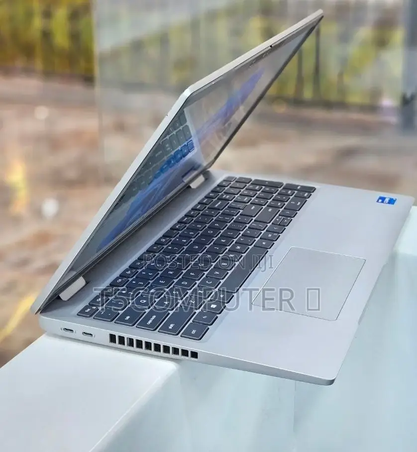 New Laptop Dell Precision 3561 16GB Intel Core I7 SSD 512GB