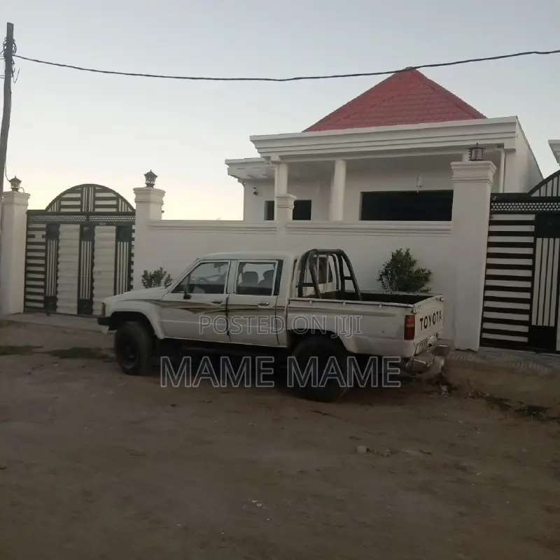 5bdrm Villa in Addis Abeba, Bole for sale