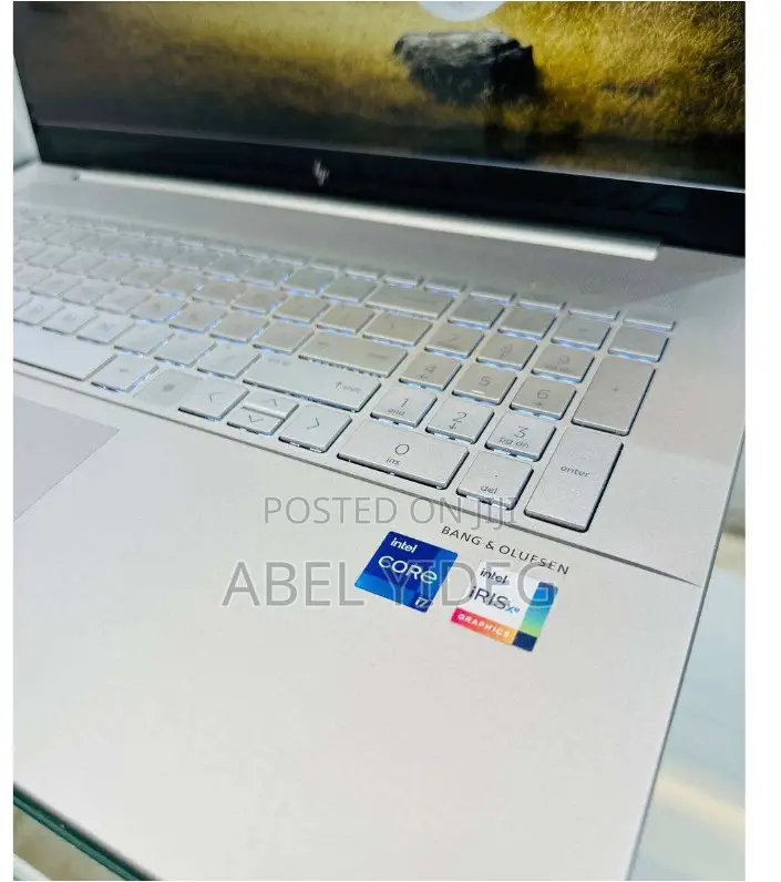 New Laptop HP Envy 17 16GB Intel Core I7 SSD 512GB