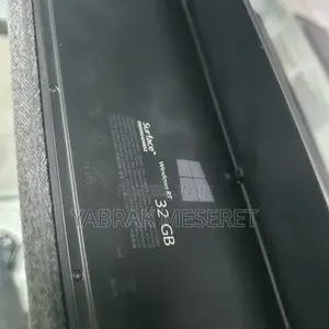 New Laptop Microsoft Surface 2GB Intel Xeon SSD 32GB