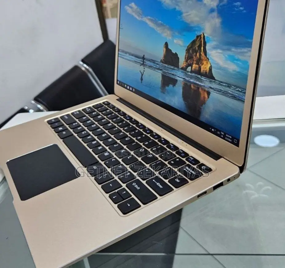 New Laptop Trekstor 8GB Intel Celeron SSD 256GB