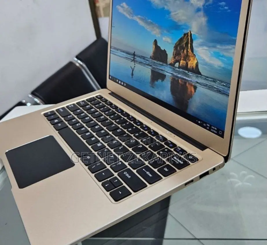 New Laptop Trekstor 8GB Intel Celeron SSD 256GB