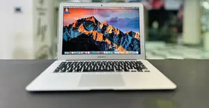 New Laptop Apple MacBook 2015 8GB Intel Core I7 SSD 512GB