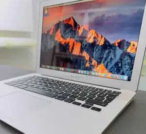 New Laptop Apple MacBook 2015 8GB Intel Core I7 SSD 512GB