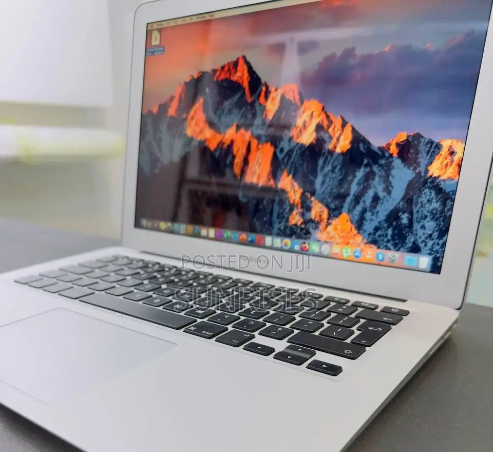 New Laptop Apple MacBook 2015 8GB Intel Core I7 SSD 512GB