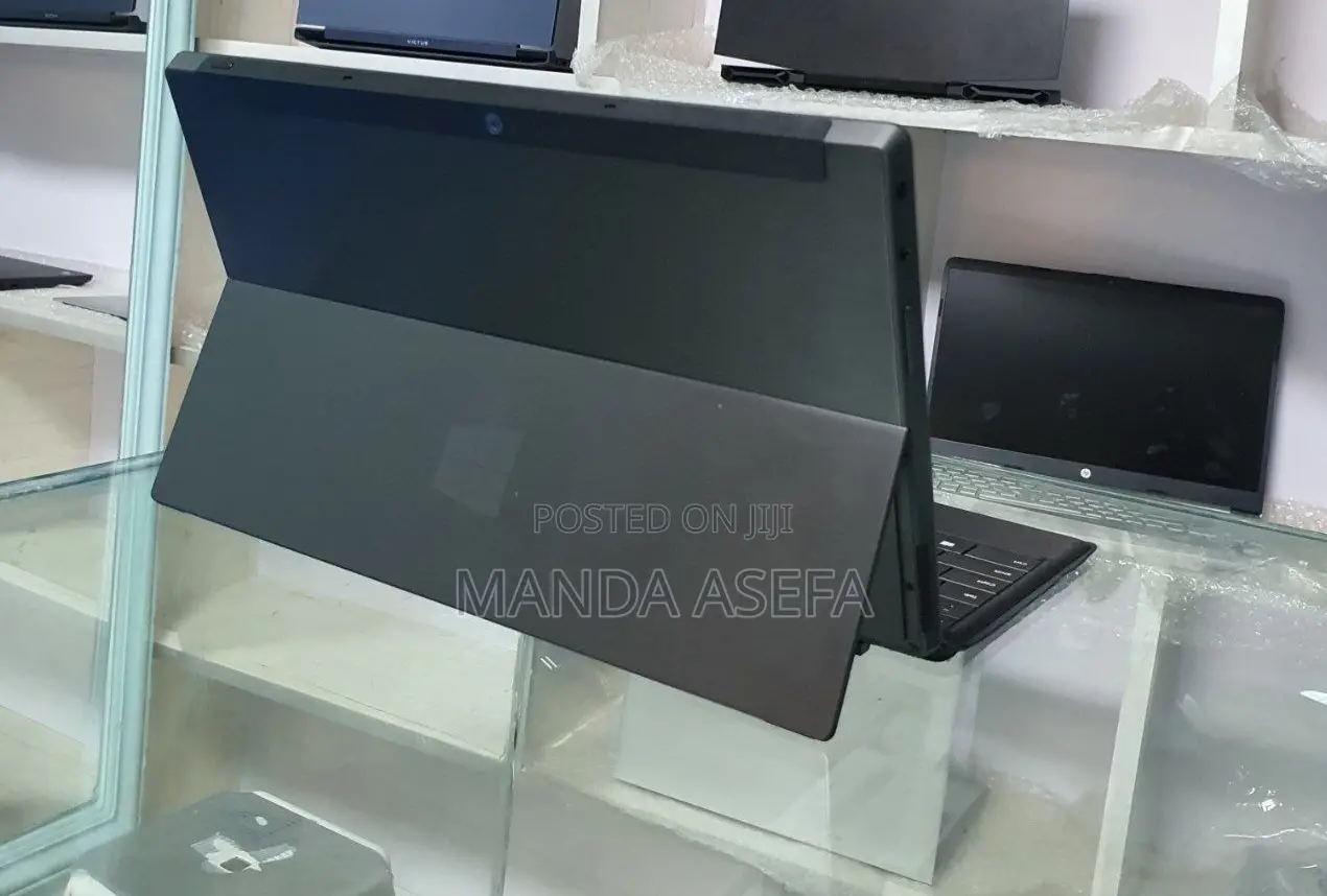 New Laptop Microsoft Surface 2GB Intel Pentium SSD 32GB