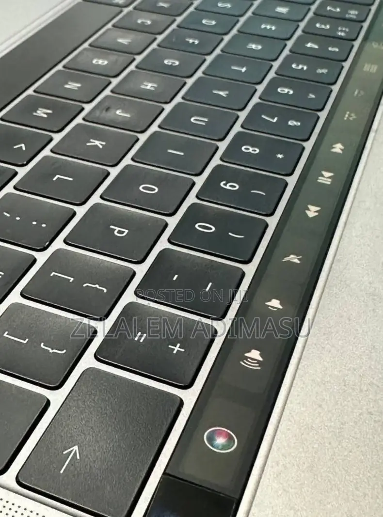 New Laptop Apple MacBook 2016 16GB Intel Core I7 SSD 512GB