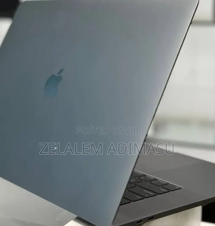 New Laptop Apple MacBook 2018 16GB Intel Core I7 SSD 512GB