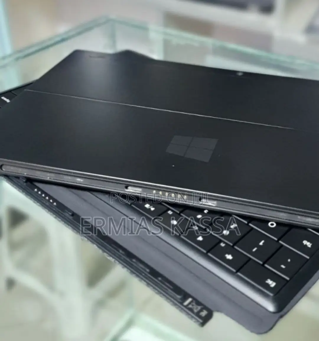 New Microsoft Surface 32 GB Black