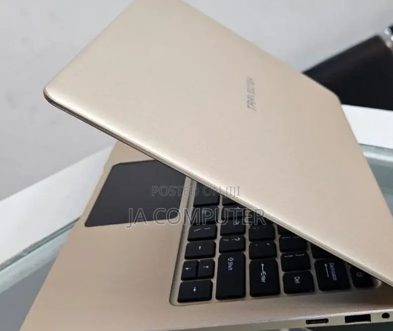 New Laptop Trekstor 4GB Intel Celeron SSD 256GB