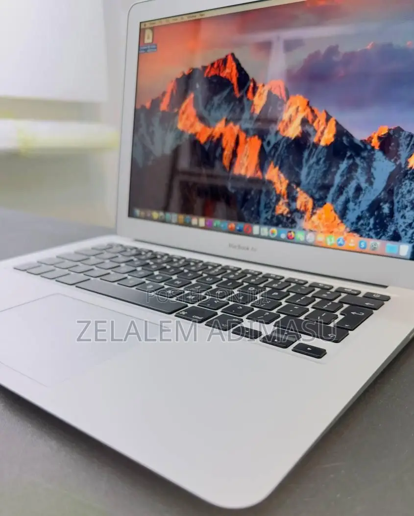 New Laptop Apple MacBook Air 2015 8GB Intel Core I7 SSD 512GB