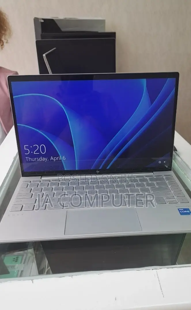 New Laptop HP Envy 13 8GB Intel Core I5 SSD 512GB