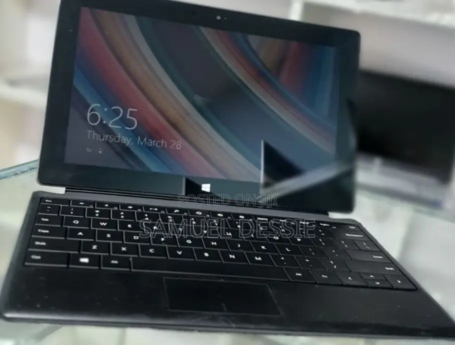 New Laptop Microsoft Surface 2GB SSD 32GB