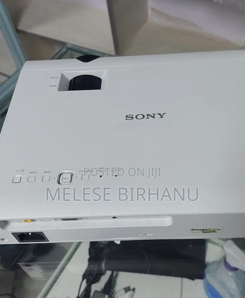 New SONY Dx-100 Projector