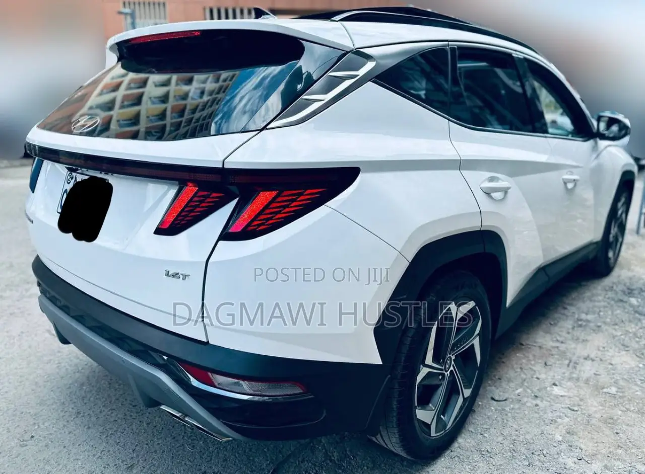 Hyundai Tucson 2022 White