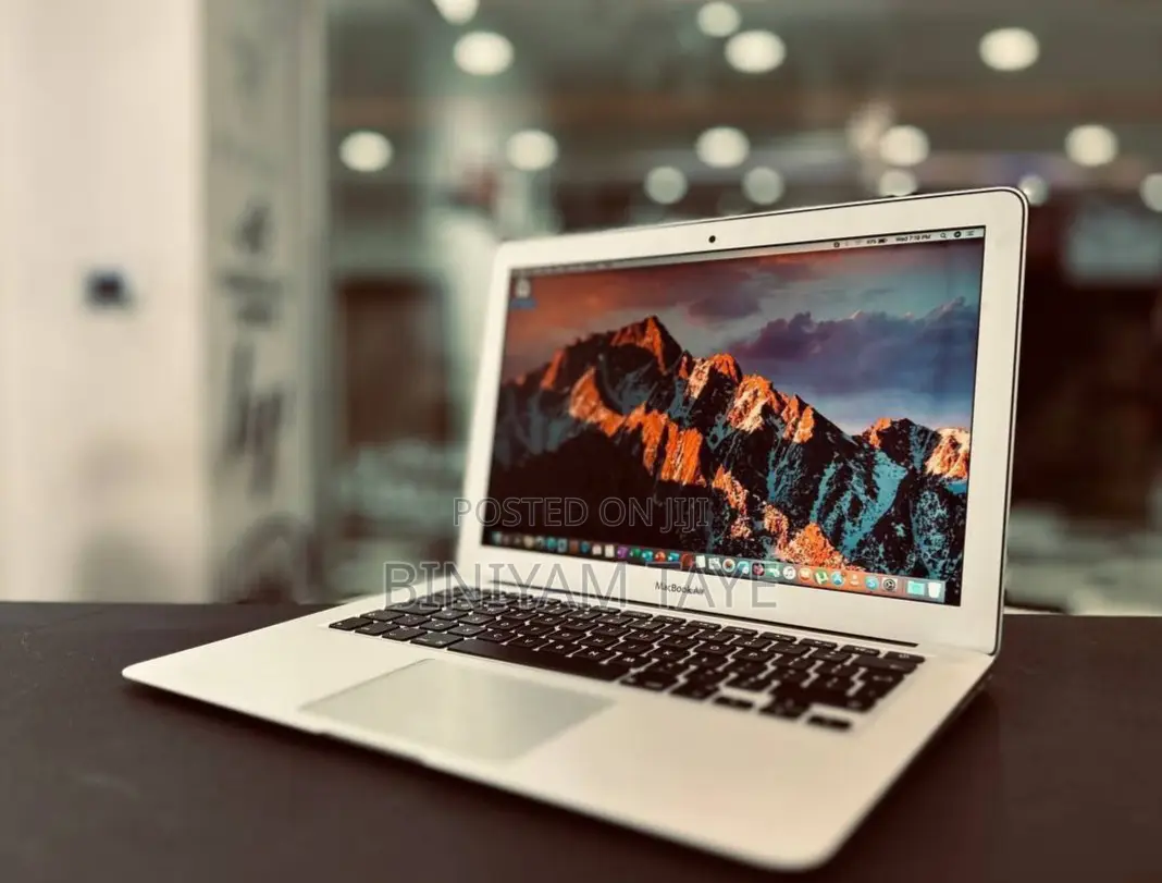 New Laptop Apple MacBook Pro 2015 16GB Intel Core I7 SSD 128GB