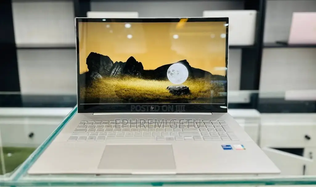 New Laptop HP Pavilion 17 16GB Intel Core I7 SSD 512GB