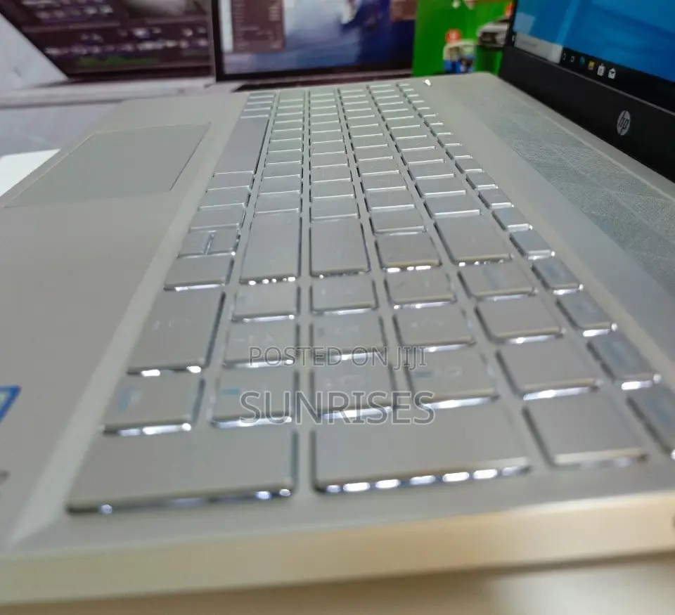 New Laptop HP Pavilion 15 8GB Intel Core I5 SSD 512GB