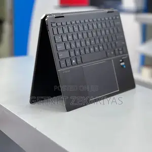 Photo - New Laptop HP Spectra 13 16GB Intel Core I7 SSD 1T