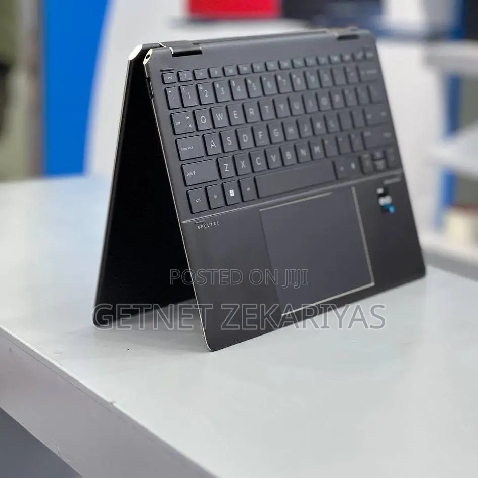 New Laptop HP Spectra 13 16GB Intel Core I7 SSD 1T