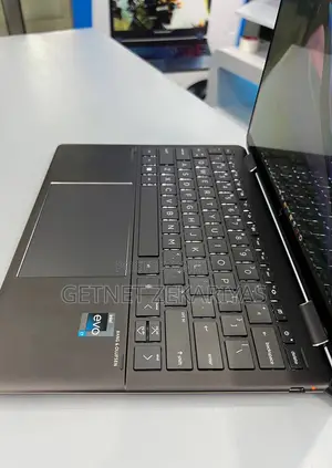 New Laptop HP Spectra 13 16GB Intel Core I7 SSD 1T