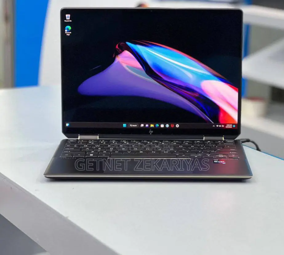 New Laptop HP Spectra 13 16GB Intel Core I7 SSD 1T