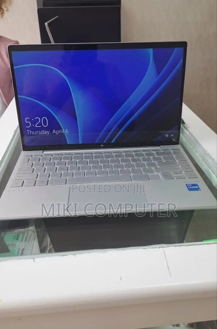 New Laptop HP Envy X2 16GB Intel Core I5 SSD 512GB