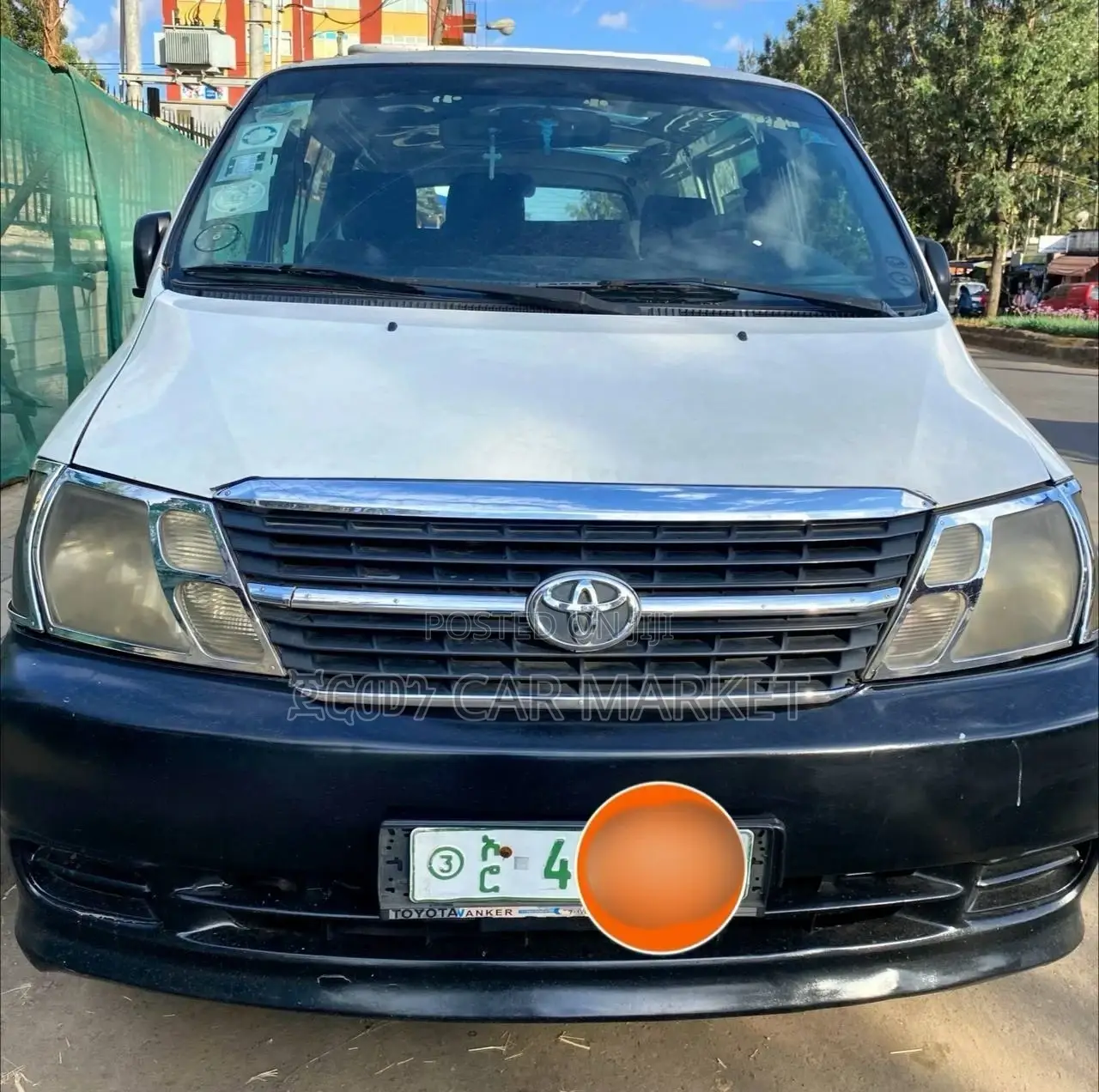 Toyota HiAce 2011 White