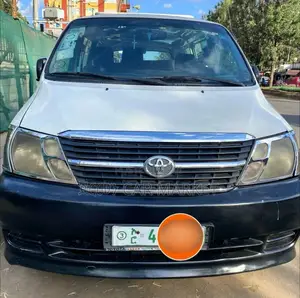 Photo - Toyota HiAce 2011 White