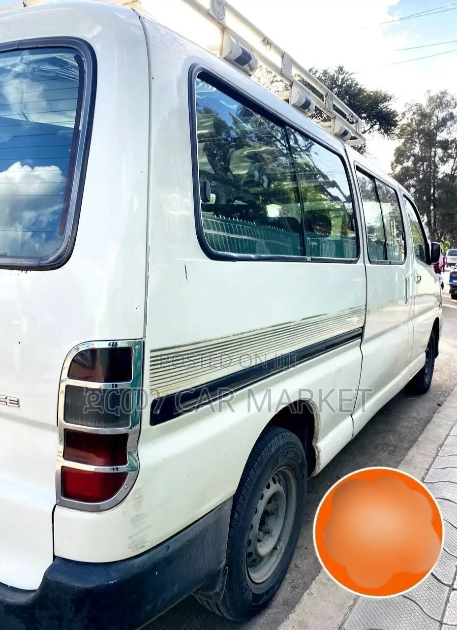 Toyota HiAce 2011 White