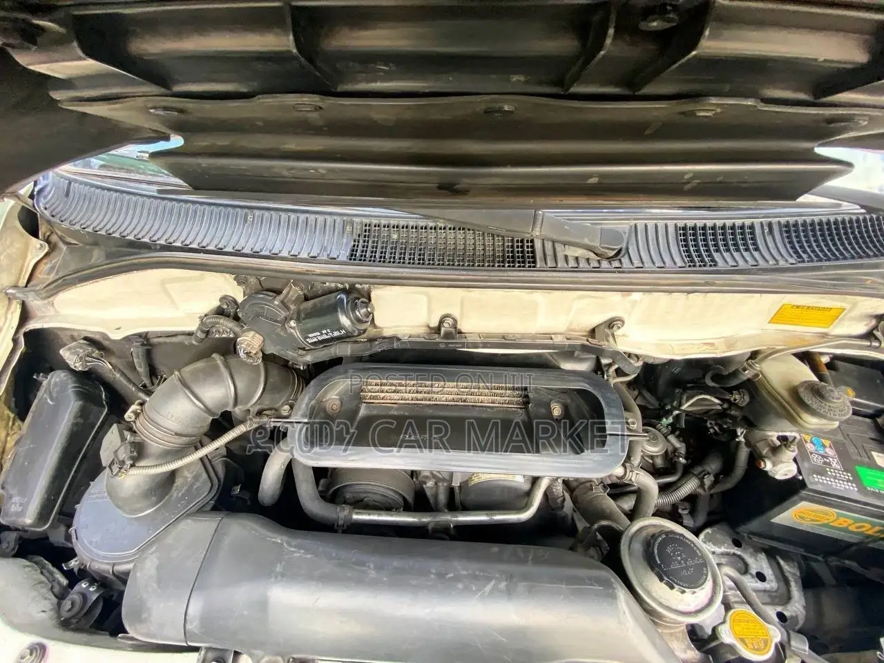 Toyota HiAce 2011 White