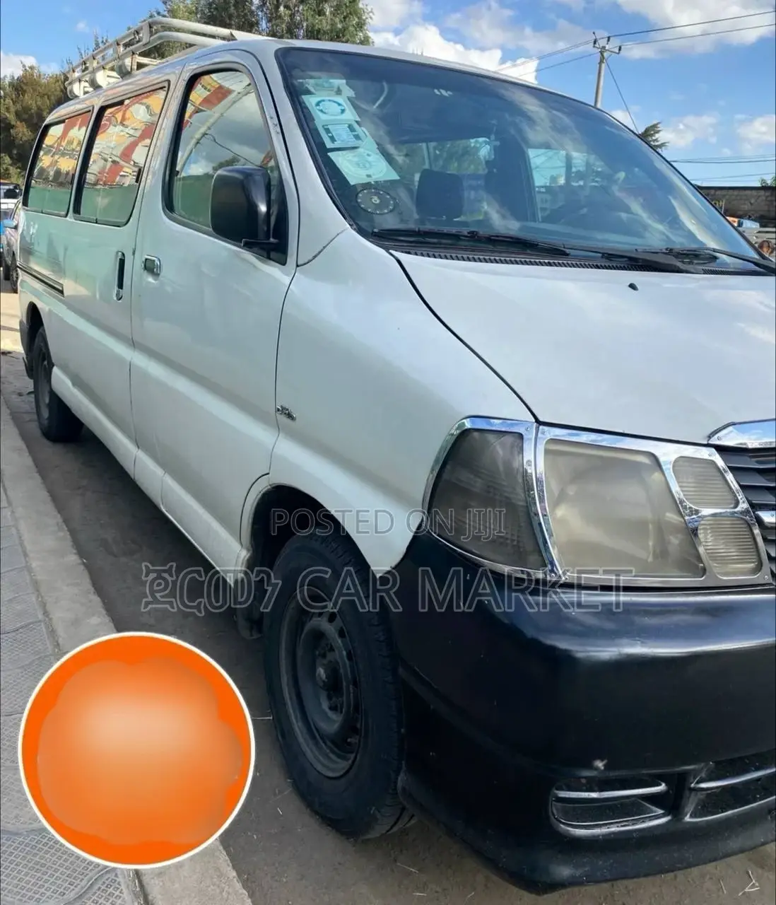 Toyota HiAce 2011 White