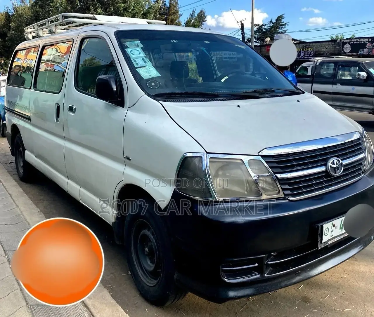Toyota HiAce 2011 White