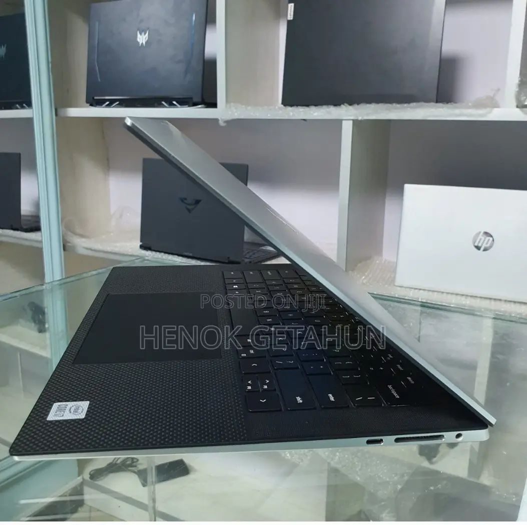 New Laptop Dell XPS 15 16GB Intel Core I7 SSD 512GB