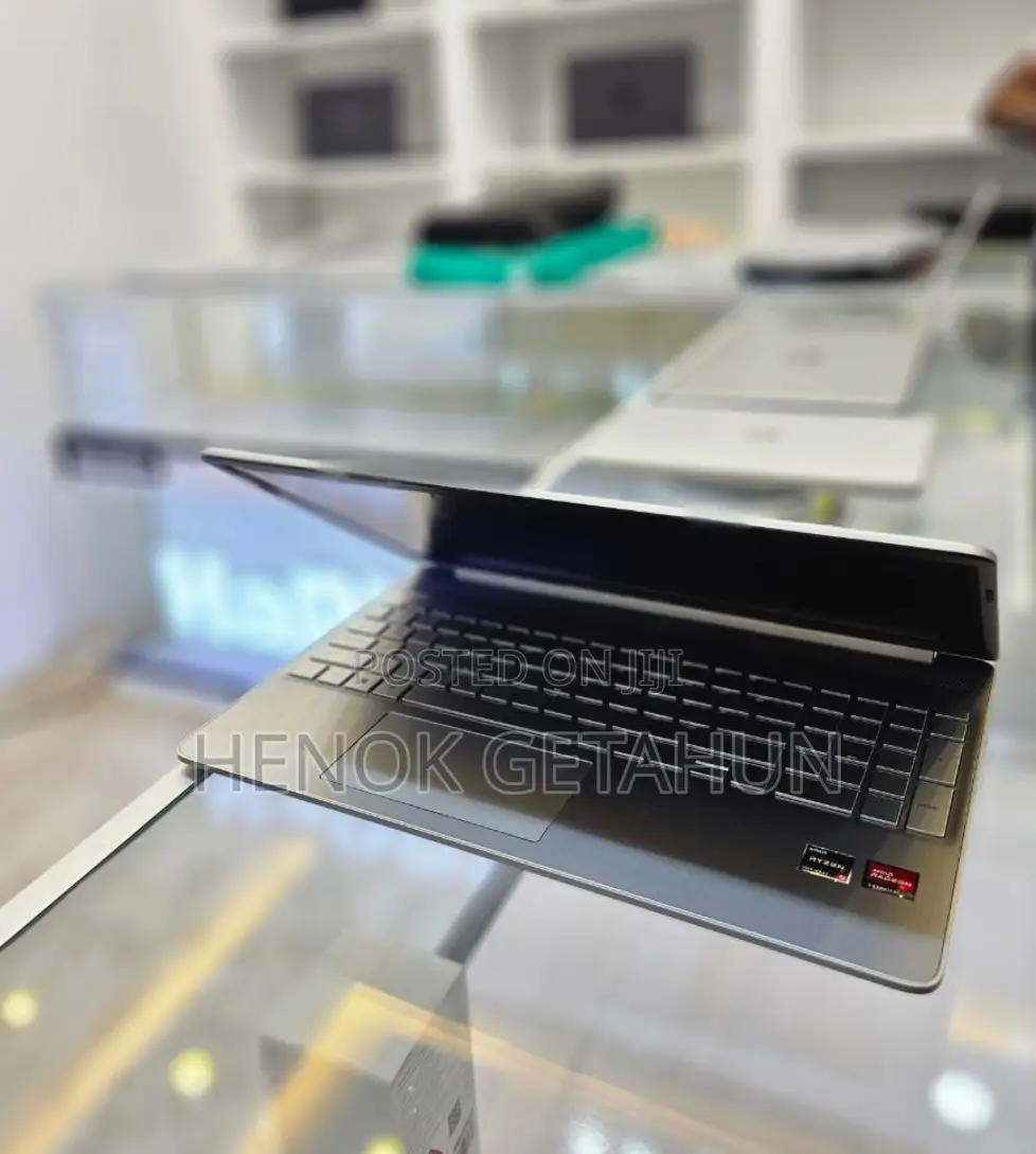 New Laptop HP Pavilion 15 8GB AMD Ryzen 5 SSD 512GB