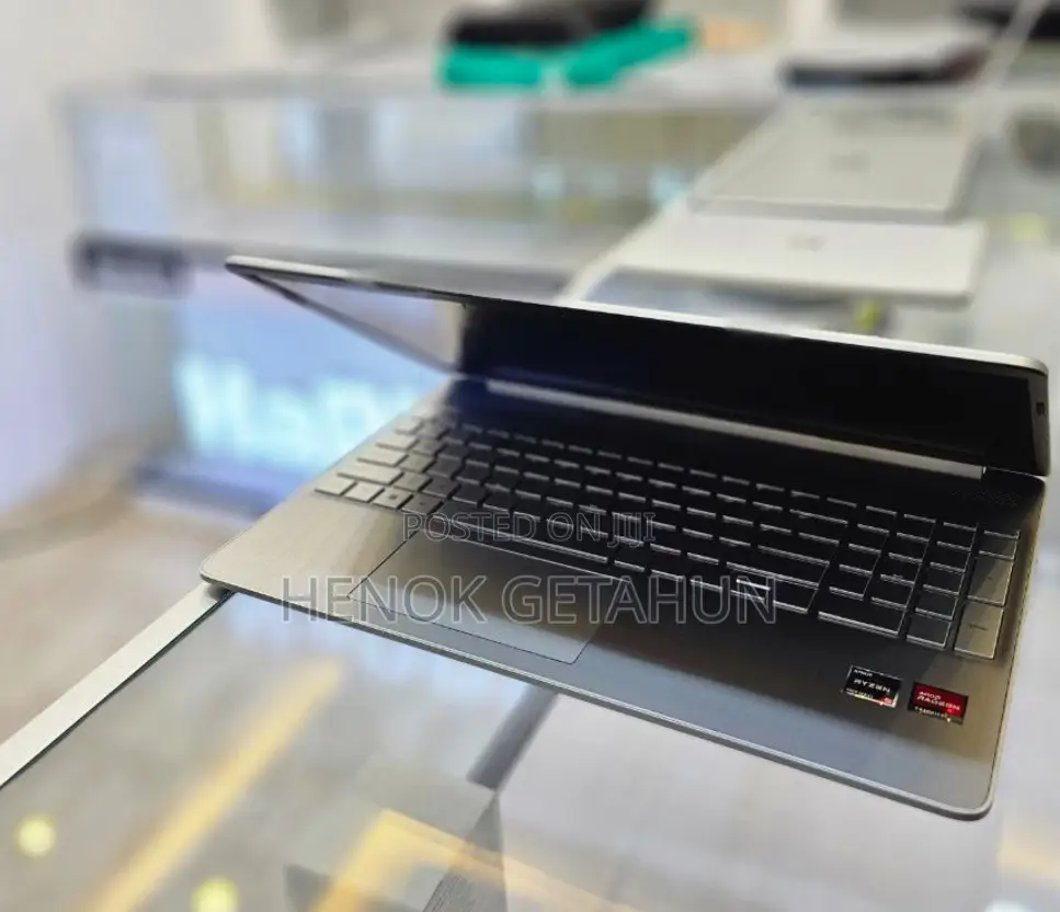 New Laptop HP Pavilion 15 8GB AMD Ryzen 5 SSD 512GB