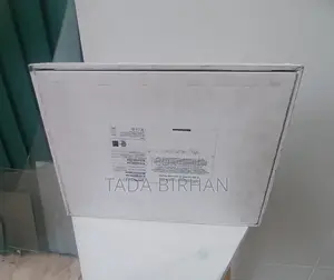 Photo - New Laptop Apple MacBook Air 2022 M2 16GB Intel Core i7 SSD 256GB