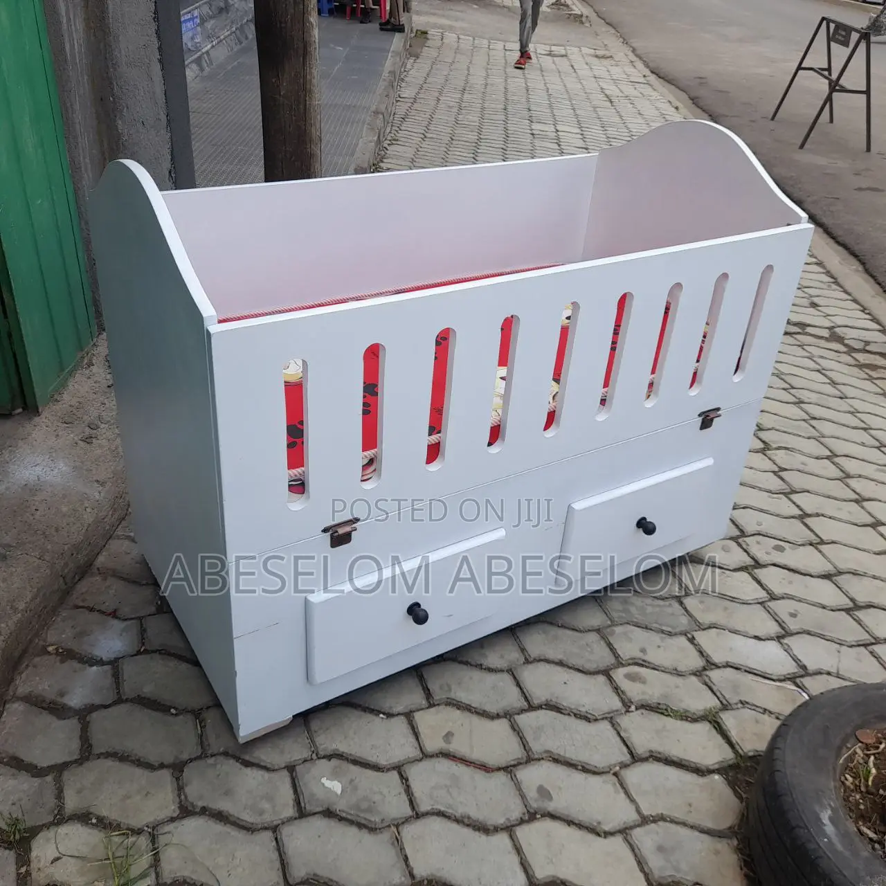 የልጆች አልጋ እስከ ፍራሹ