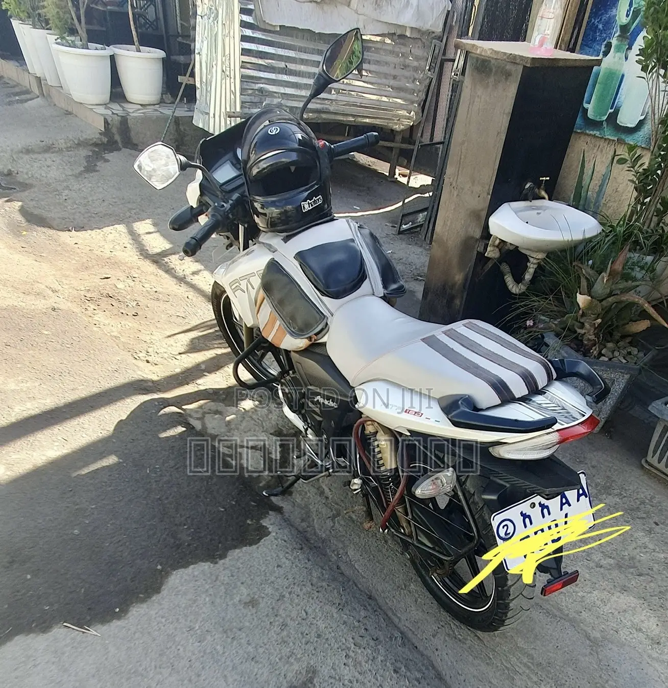 New TVS Apache 180 RTR 2017 White