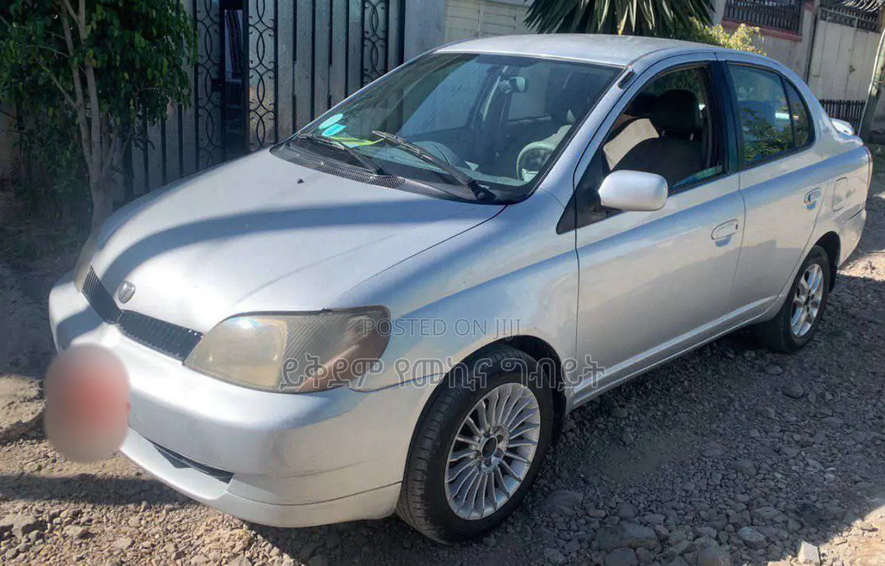 Toyota Platz 2001 Ivory