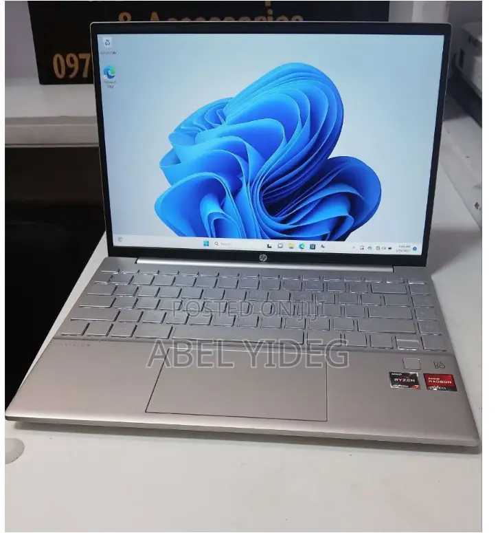 New Laptop HP Pavilion 13 16GB AMD Ryzen 7 SSD 512GB