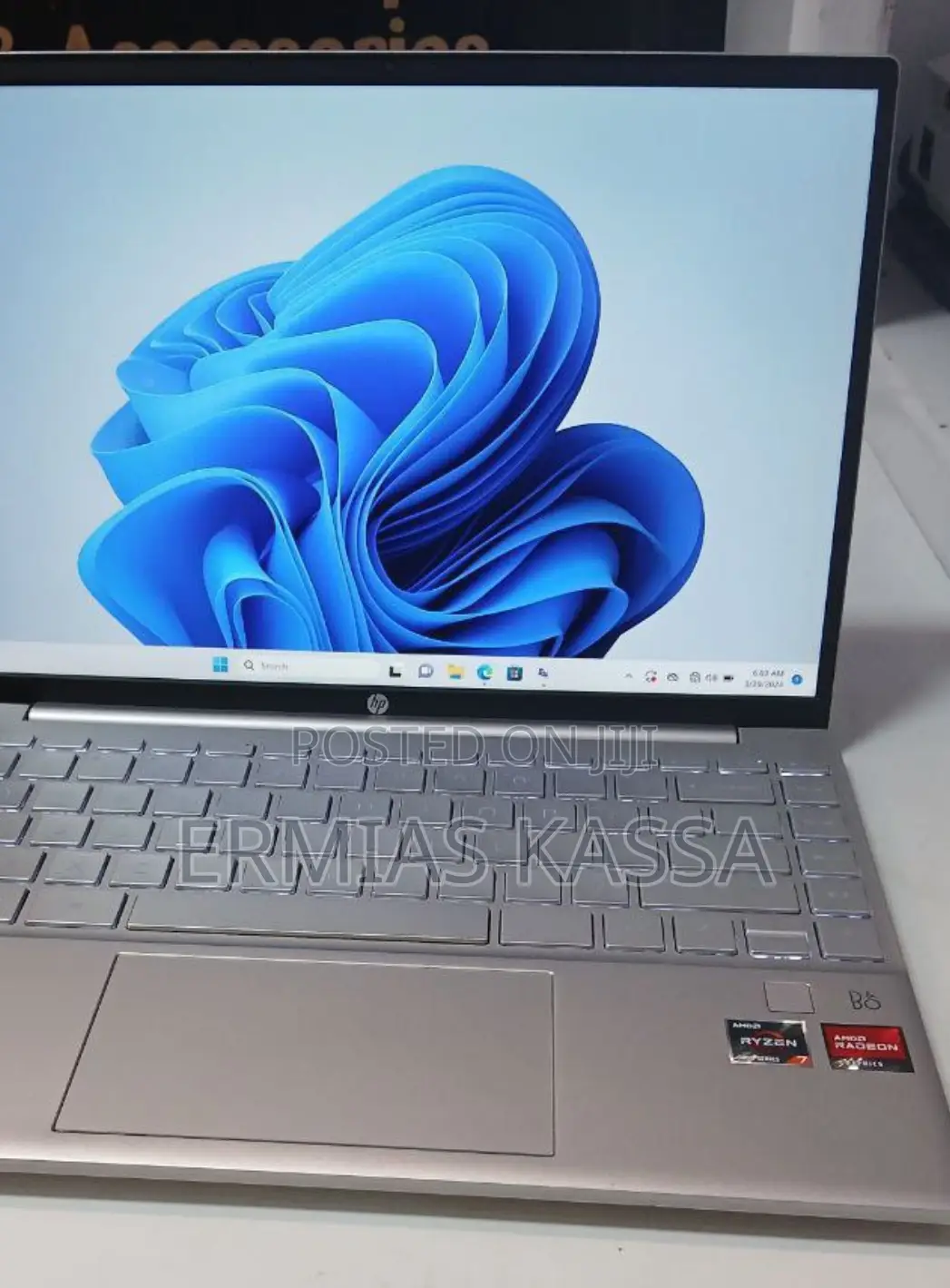 New Laptop HP Pavilion 13 16GB AMD Ryzen 7 SSD 512GB