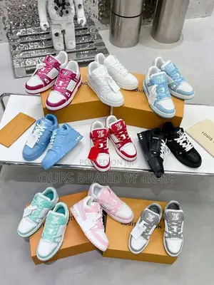 Photo - High Master Quality Louis Vuitton Low Cut Sneakers Shoes