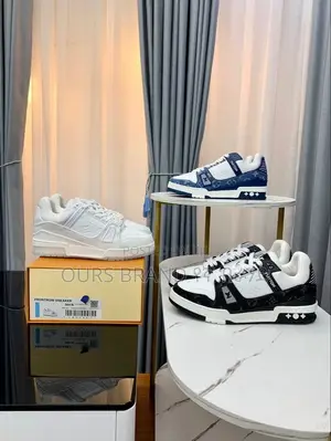 Photo - High Master Quality Louis Vuitton Low Cut Sneakers Shoes