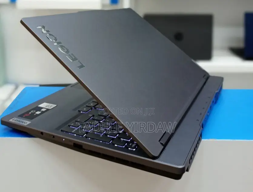 New Laptop Lenovo Legion 7 16GB AMD Ryzen 7 SSD 512GB