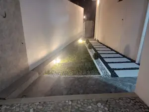 5bdrm Villa in Addis Abeba, Bole for sale
