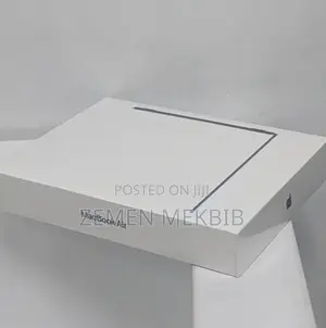 New Laptop Apple MacBook Air 2022 M2 8GB Intel Core I9 SSD 256GB