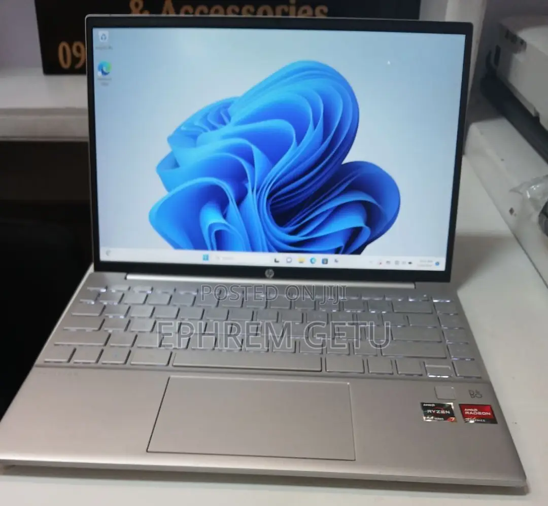 New Laptop HP Pavilion 13 16GB AMD Ryzen 7 SSD 512GB